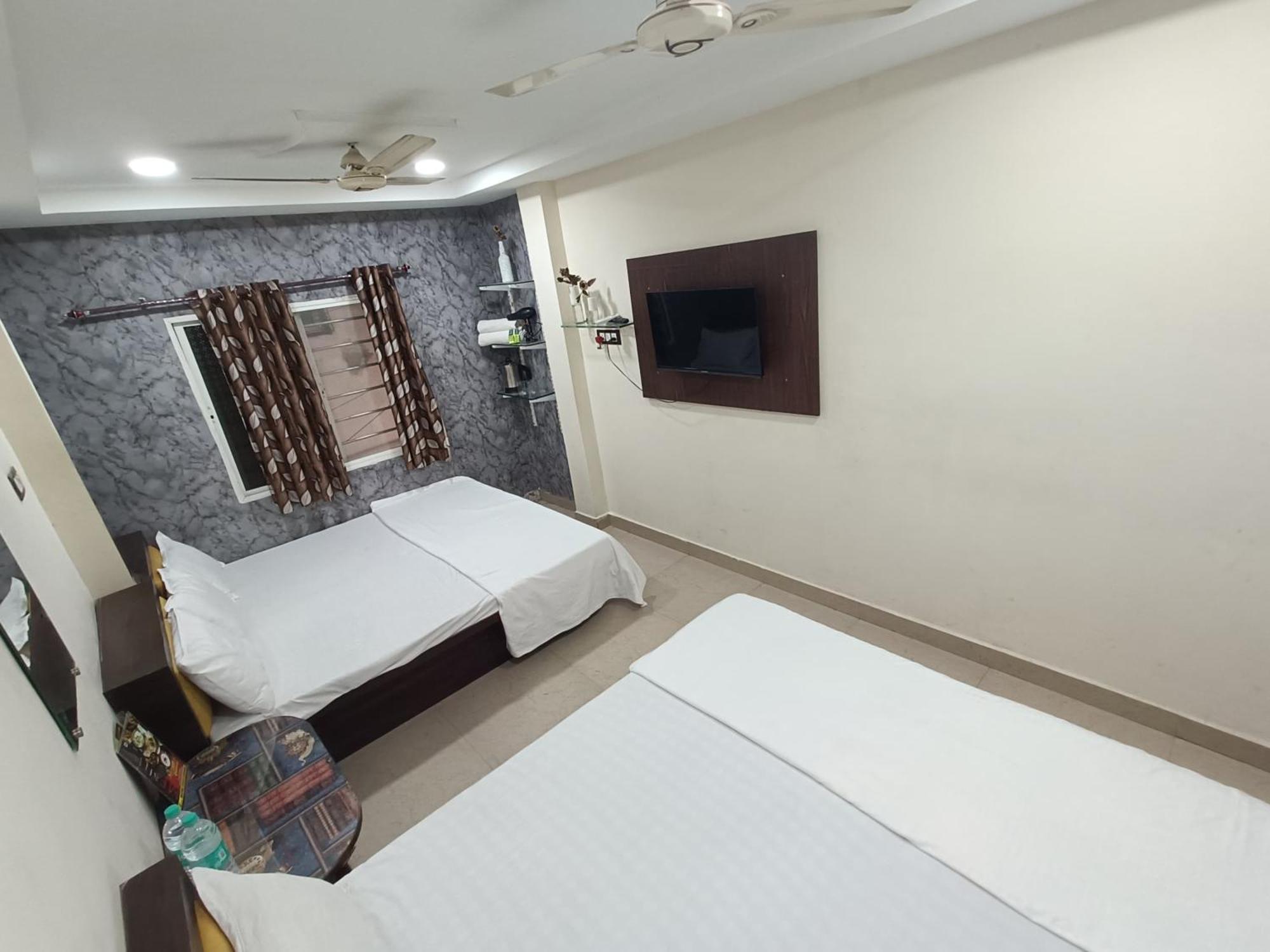 Treebo Yatri Grah Kshipra T Hotel Ujjain Eksteriør billede