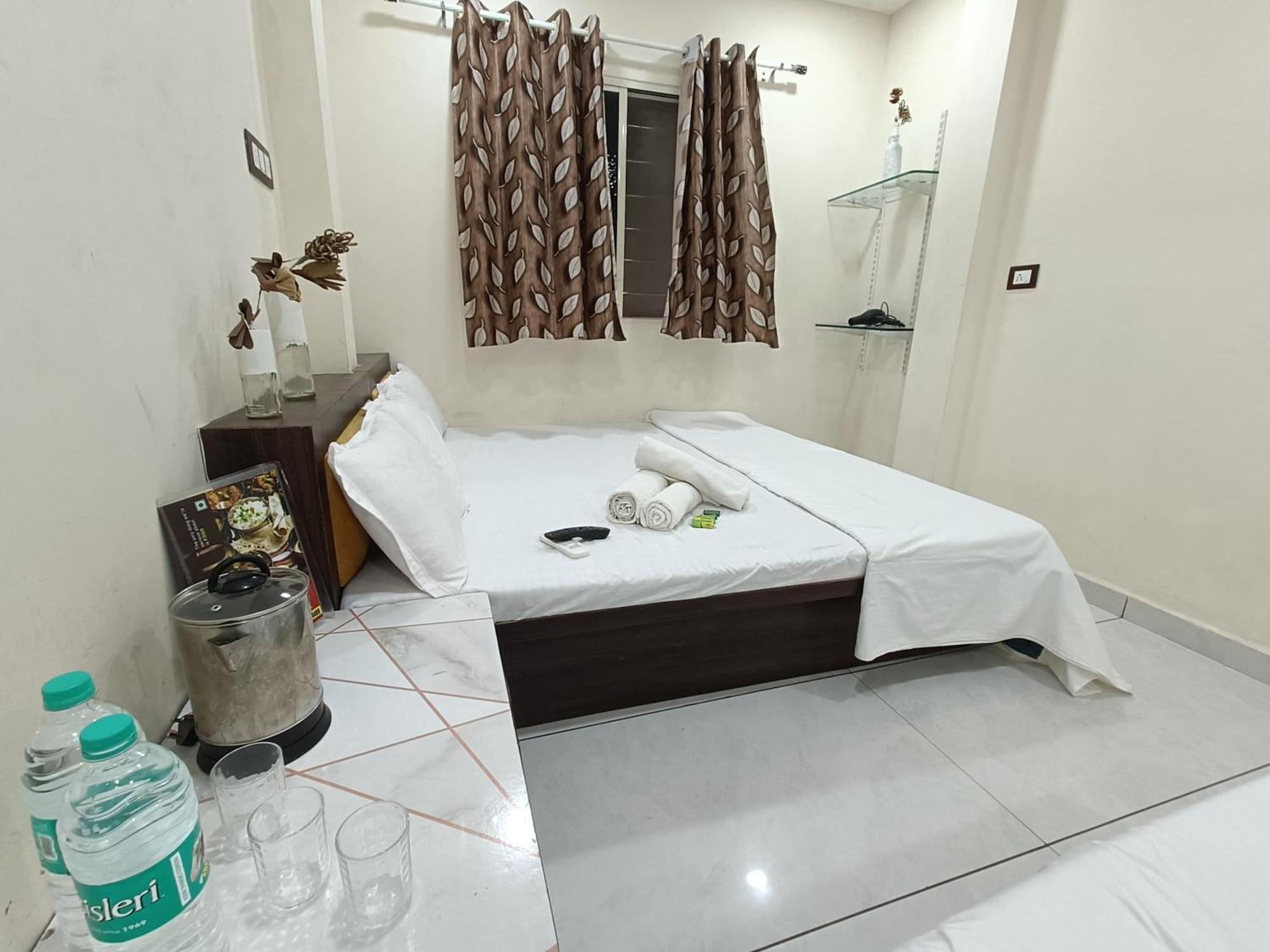Treebo Yatri Grah Kshipra T Hotel Ujjain Eksteriør billede