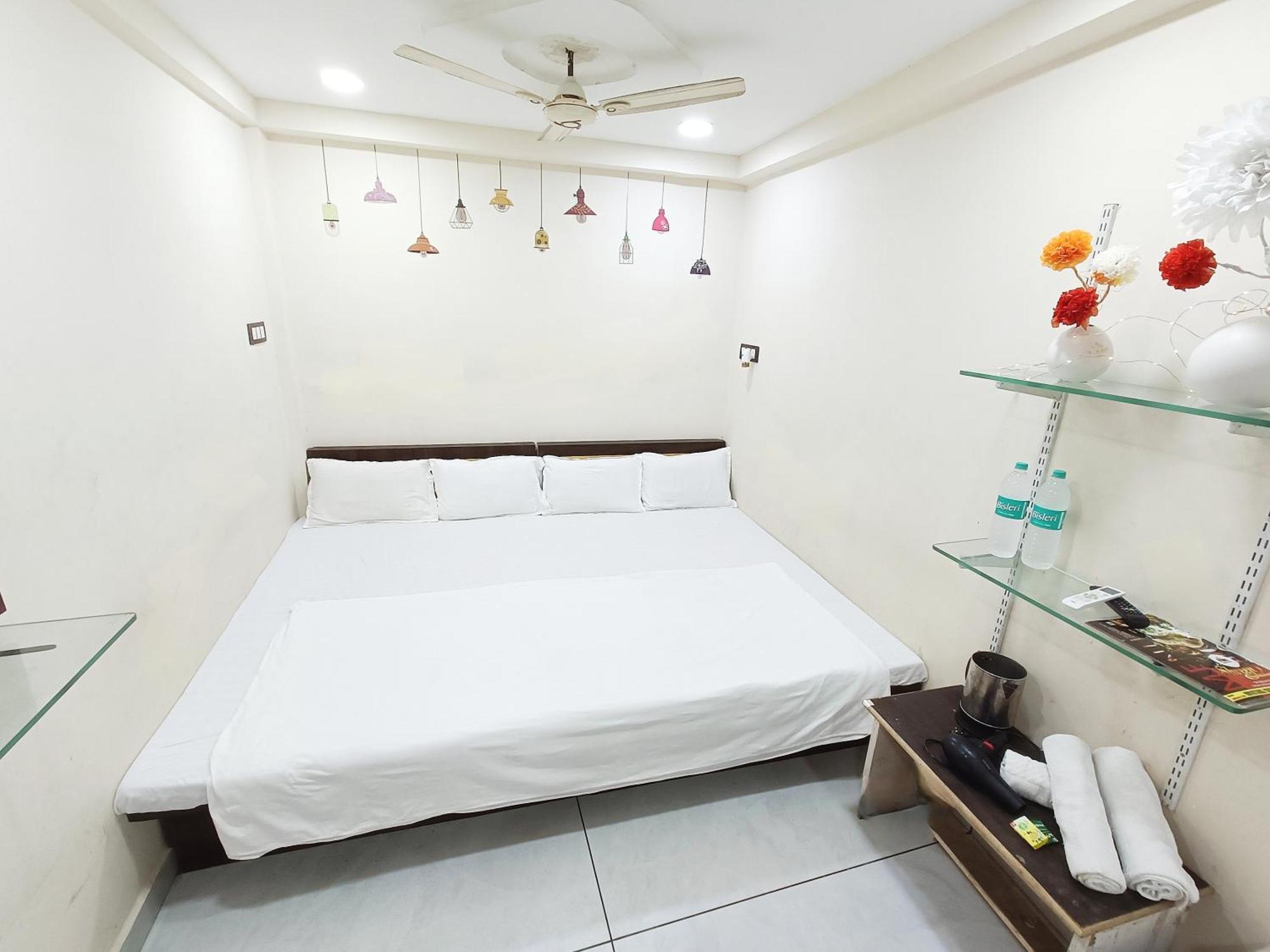 Treebo Yatri Grah Kshipra T Hotel Ujjain Eksteriør billede